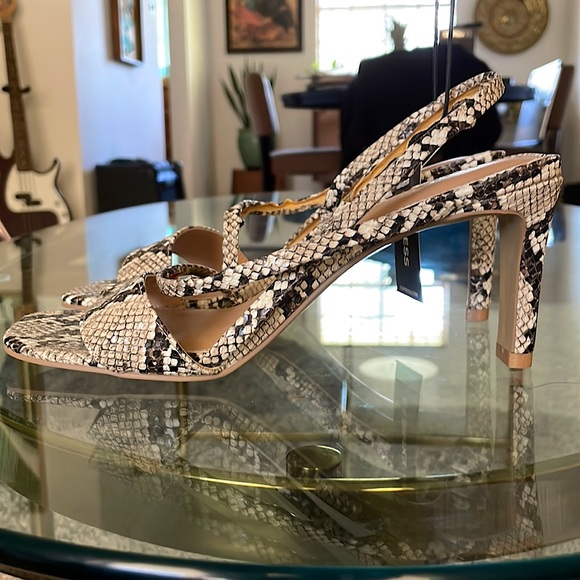 Express Snake Print Heels, Size 8 NWT - Picture 2 of 5